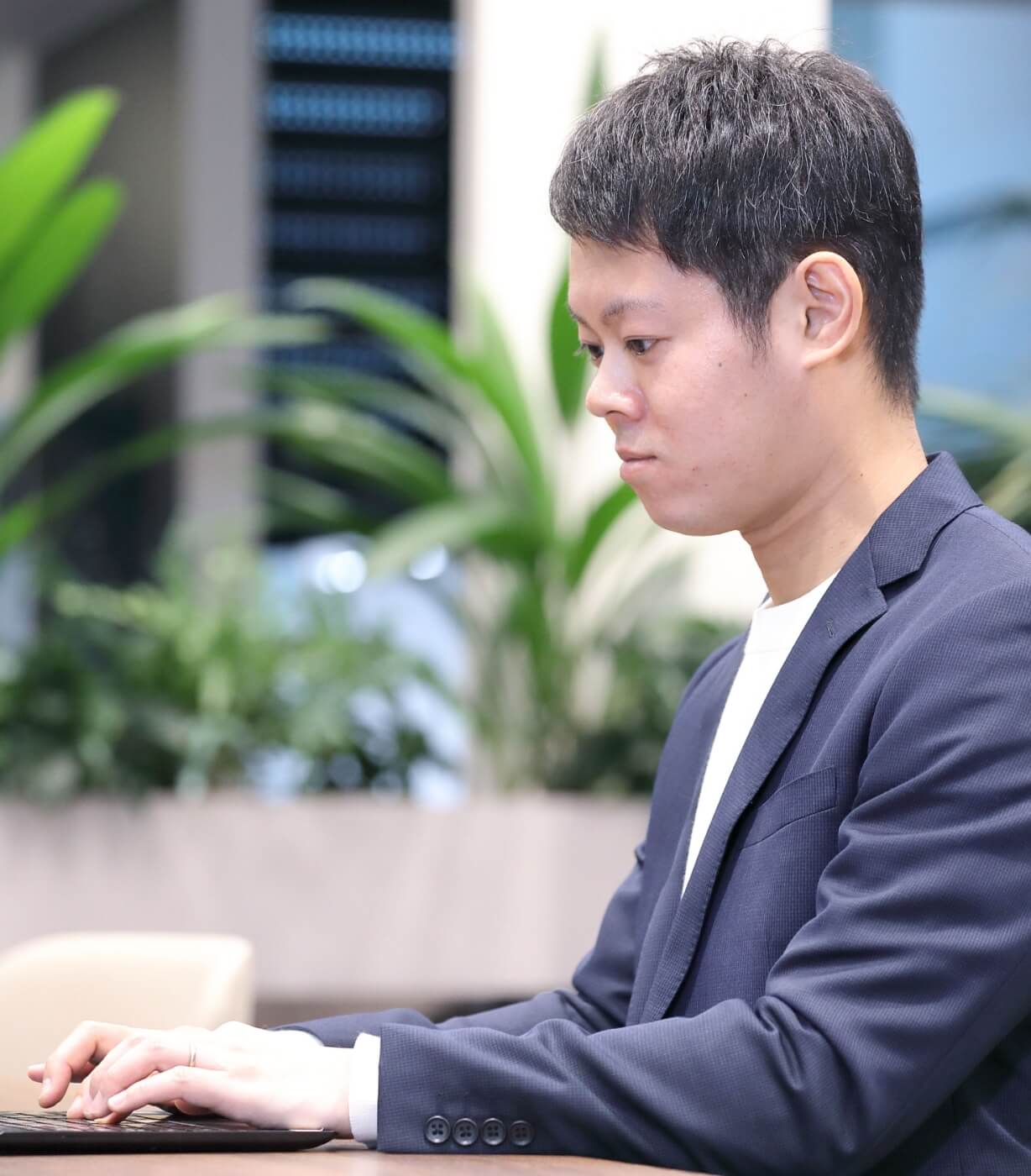 ジャケットから作業着へ想定外だった異動